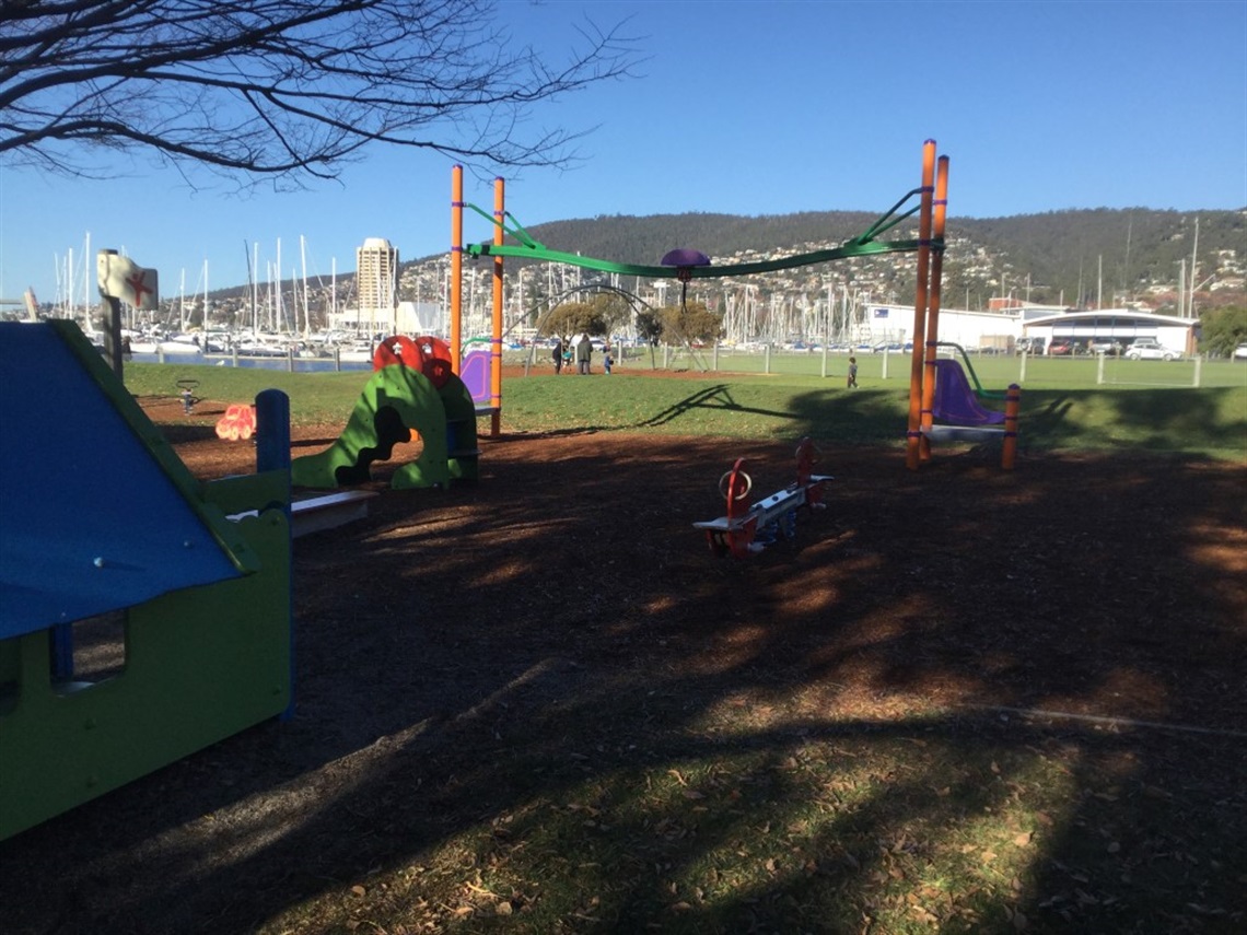 Marieville-Esplanade-Playground-Medium.jpg