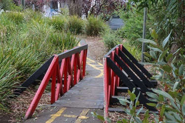 'Train tracks' path bridge
