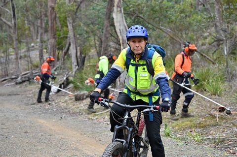 Mountain-ebikes-fire-trail-inspection-Stu-Pengally-2023-November-JS1_6006.jpg