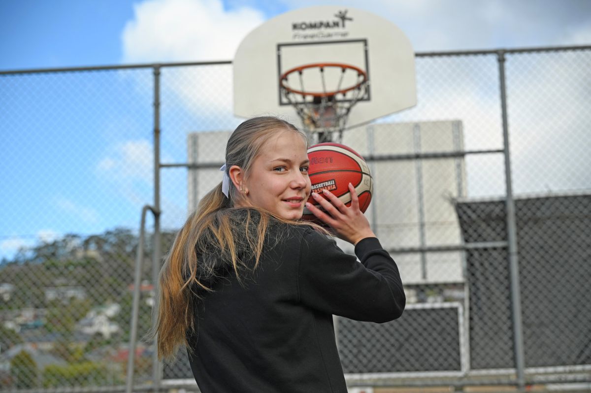 Basketball court funding with Hobart Phoenix social - JS1_9069.jpg