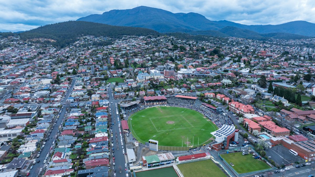 north_hobart_football_002 (socials).jpg